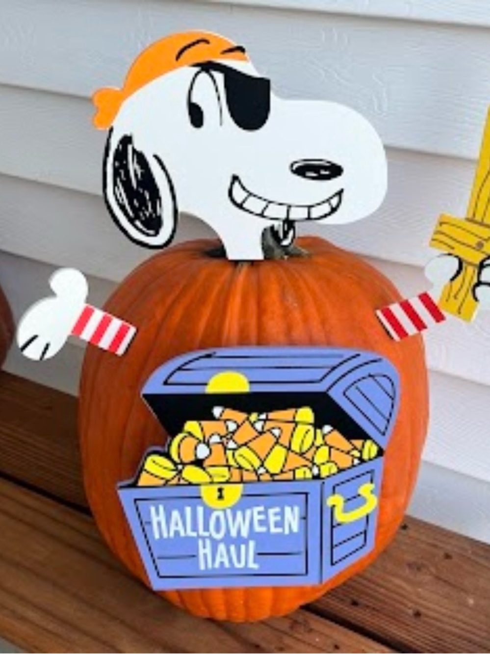 Hallmark 2021 Peanuts Pirate Snoopy Halloween Pumpkin Decorating Kit